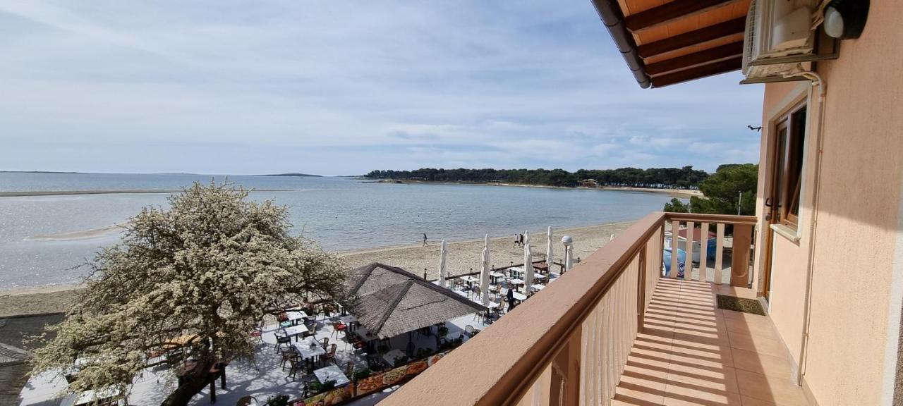 Sand Beach Apartment Idila Медулин Екстериор снимка